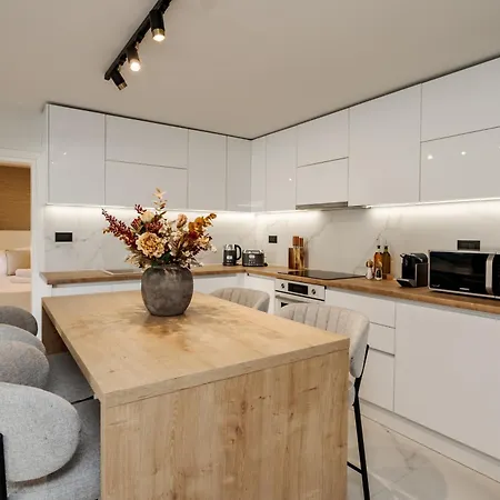 Anar Luxury