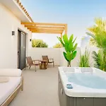 Anar Luxury Villa
