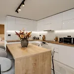 Anar Luxury