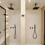 Anar Luxury Villa *