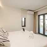 Anar Luxury *