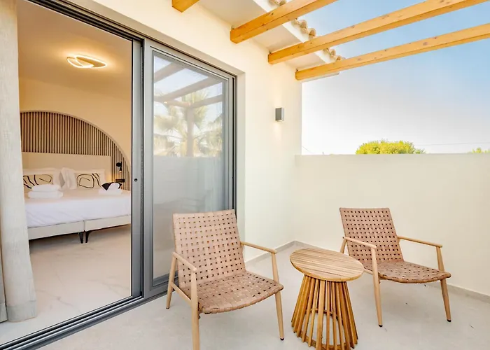 Anar Luxury Kalamákion