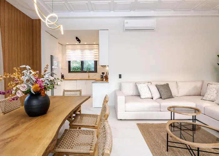 Anar Luxury