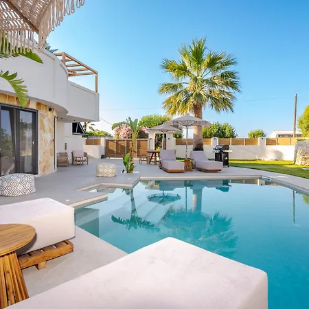 Willa Anar Luxury