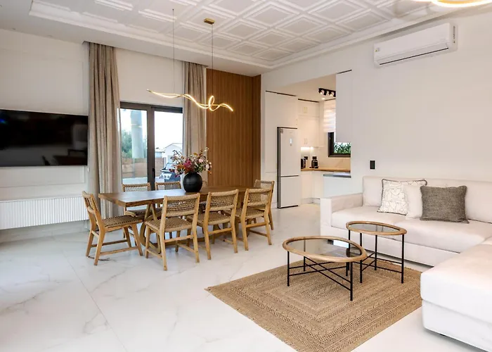 Anar Luxury